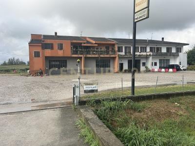 Strada Ostigliese, Roncoferraro, Lombardia 46037, Italy