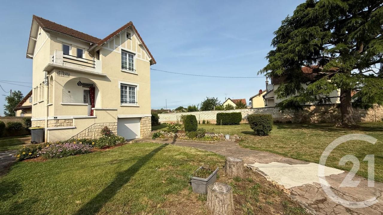 Sens, Bourgogne 89100, France