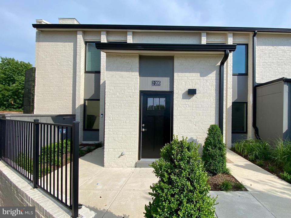 19510 Village Walk Unit# 2-205, Montgomery Village, Maryland 20886
