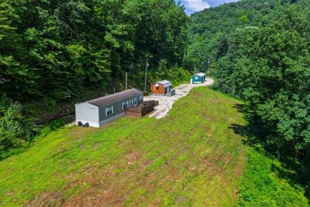 450 Shrilda Lane, Jackson, Kentucky 41339, USA