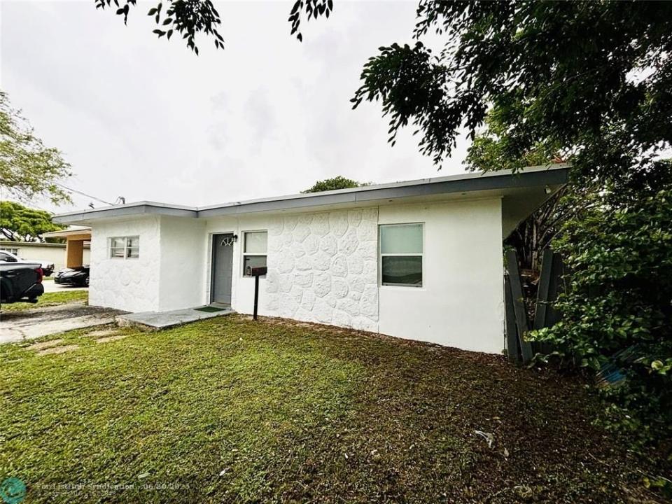 1025 NW 8th St, Hallandale Beach, Florida 33009, HOA KỲ