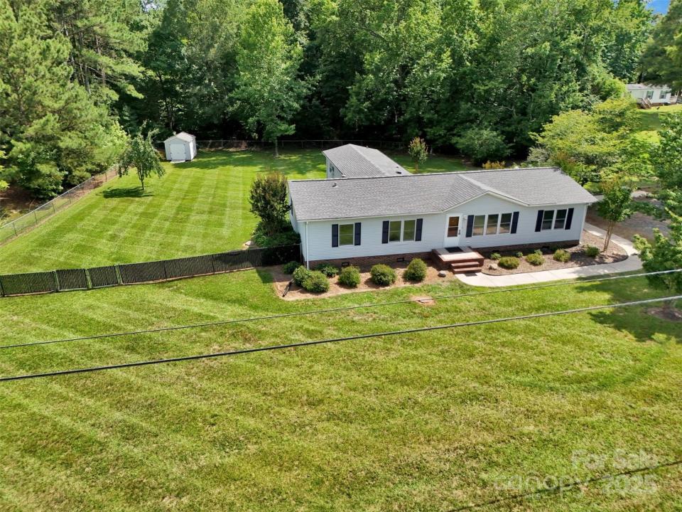 329 W Red Cross Road, Oakboro, ノースカロライナ 28129, アメリカ合衆国