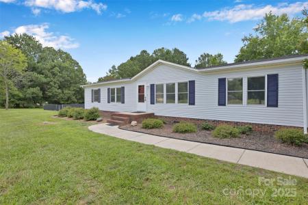 329 W Red Cross Road, Oakboro, ノースカロライナ 28129, アメリカ合衆国