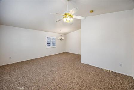 3850 Atlantic Avenue 77, Highland, Калифорния 92346, Соединенные Штаты