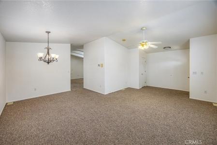 3850 Atlantic Avenue 77, Highland, Калифорния 92346, Соединенные Штаты
