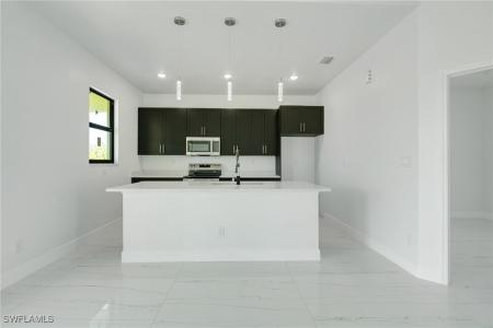 4725/4727 27th Street SW, Lehigh Acres, Florida 33973, USA
