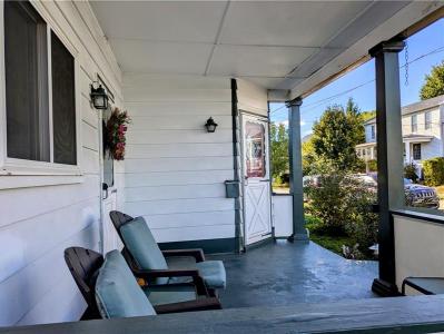 915 Mulberry Street, Scottdale, Pennsylvania 15683