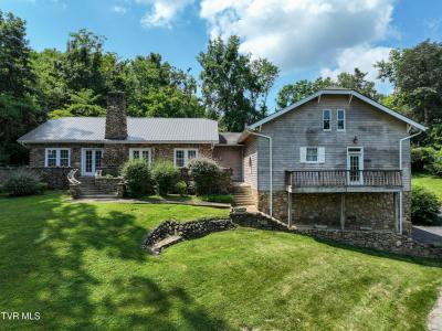 1027 West Summer Street, Greeneville, Tennessee 37743, USA