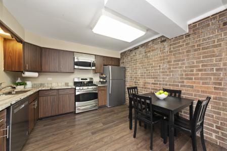 124 E Bailey Road , J, Naperville, 일리노이 60565, 미국
