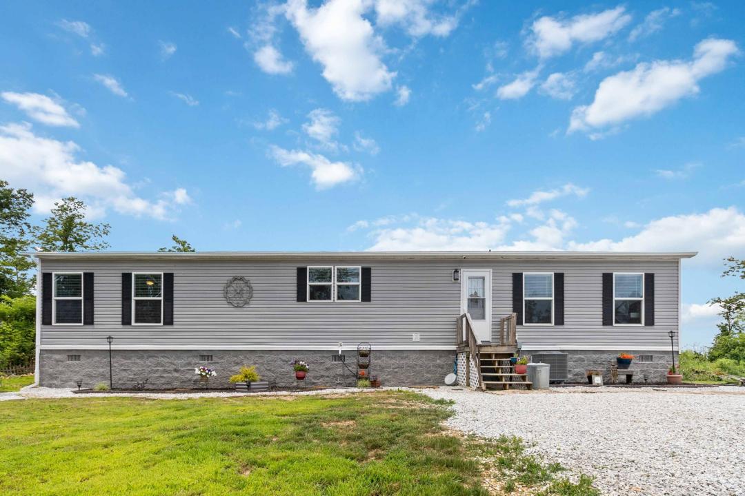 15001 Hwy 2004, McKee, Kentucky 40447, USA
