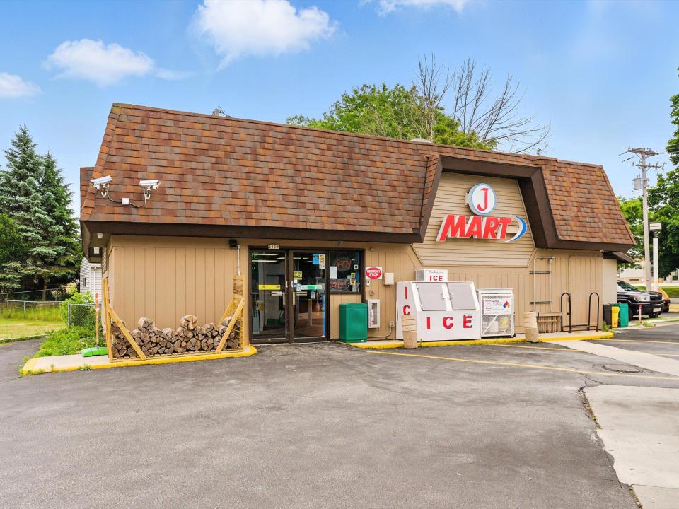 2420 Calumet Dr, Sheboygan, Wisconsin 53081, USA