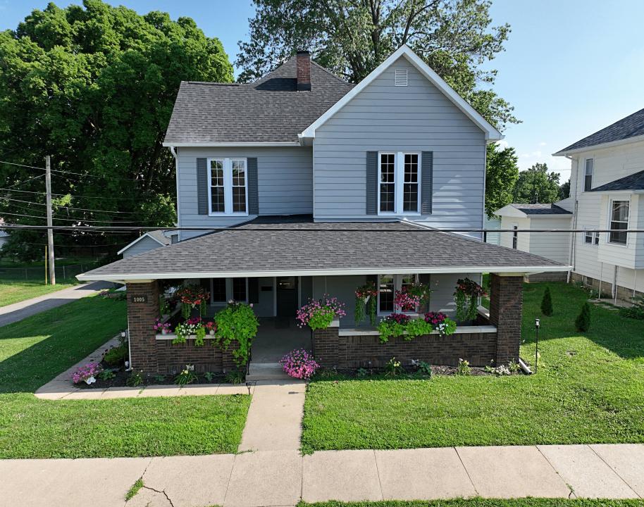 1005 E Walnut Street, Washington, Indiana 47501