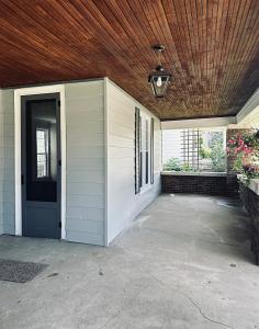 1005 E Walnut Street, Washington, Indiana 47501