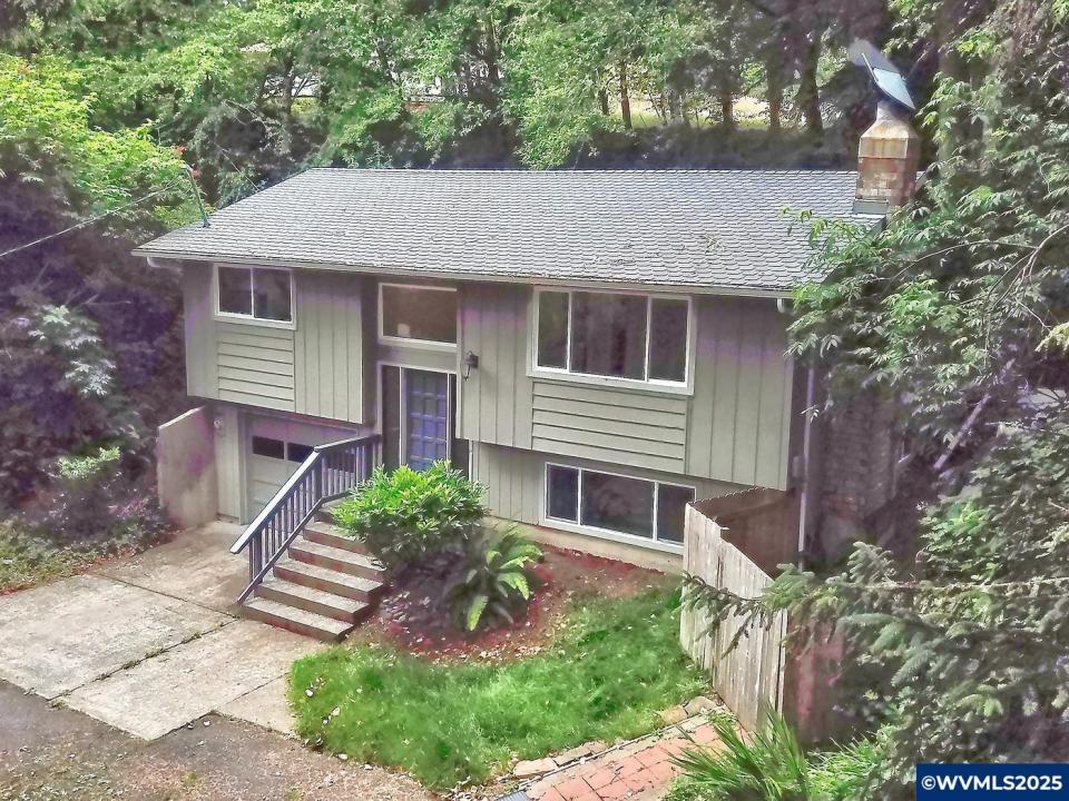 1745 NE West Devils Lake Rd, Lincoln City, Oregon 97367