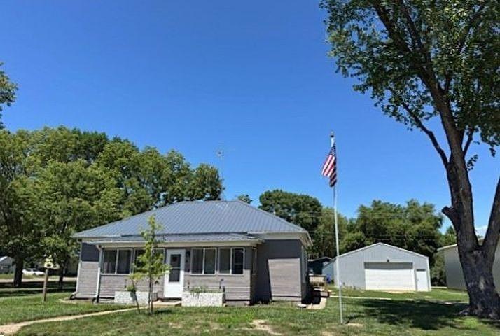 612 9th St., Springfield, South Dakota 57062