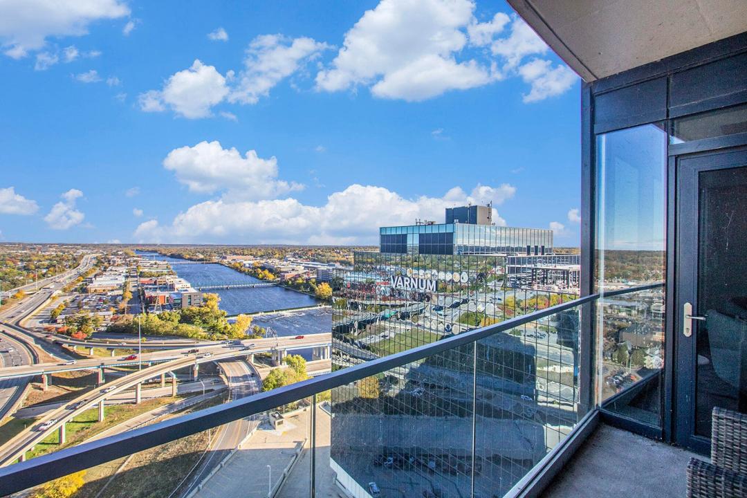 335 Bridge Street 2205 NW, Grand Rapids, מישיגן 49504, ארצות הברית של אמריקה 