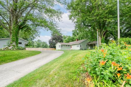 1738 W Marquette Woods Road, Stevensville, Michigan 49127, USA
