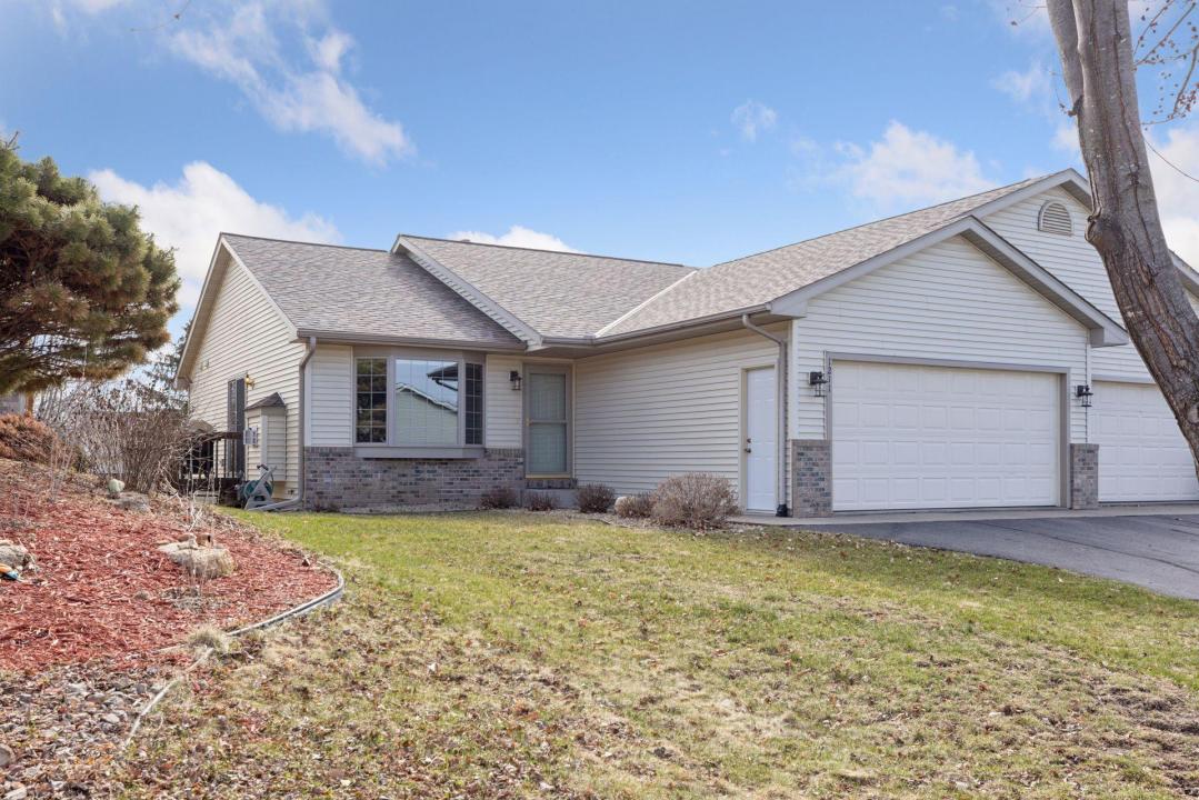1211 Emily Circle, River Falls, Wisconsin 54022, USA