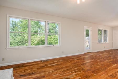 1045 Carousel Lane, Hendersonville, 北卡罗来纳州 28792, 美国