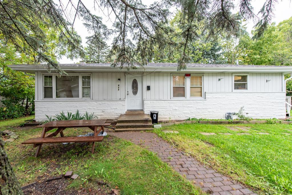 614 N County Street, Waukegan, Illinois 60085