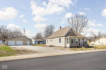 32 S Indiana Street, Bargersville, إنديانا 46106, الولايات المتحدة