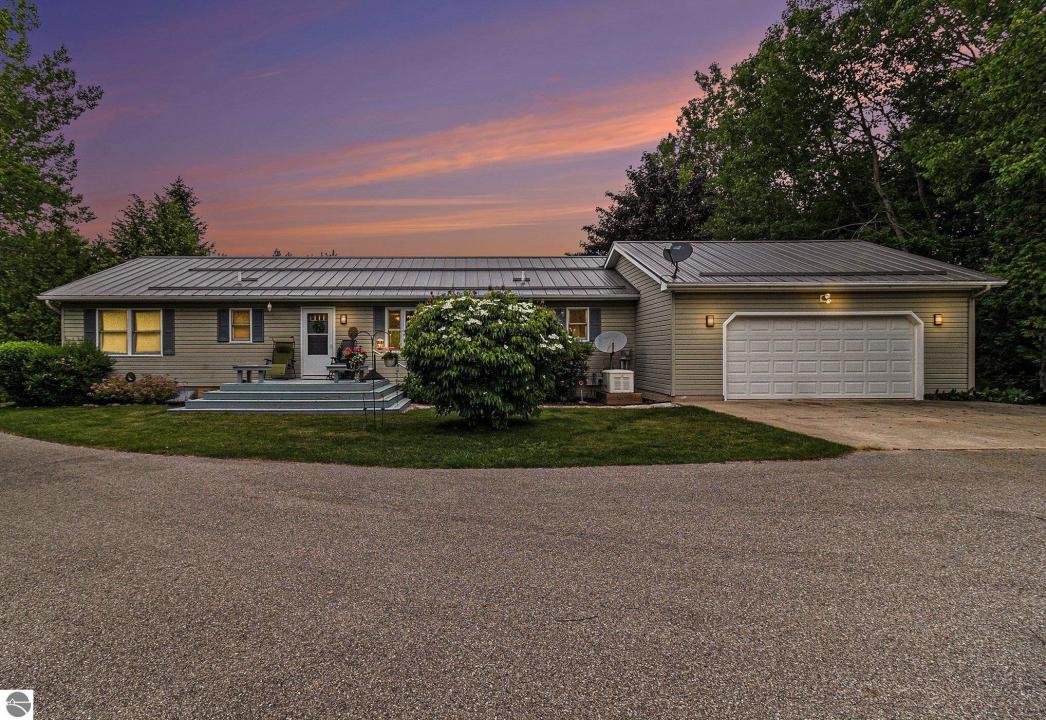 5505 Indian Trail, Frankfort, Michigan 49635-9606, Estados Unidos