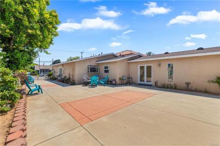 1117 Gladstone St., La Verne, Californie 91750, États-Unis
