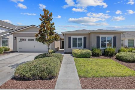 1851 Softwind Drive, Tulare, California 93274, USA