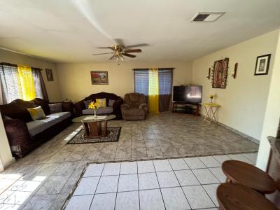 579 N Lemona Street, Woodlake, California 93286, Estados Unidos
