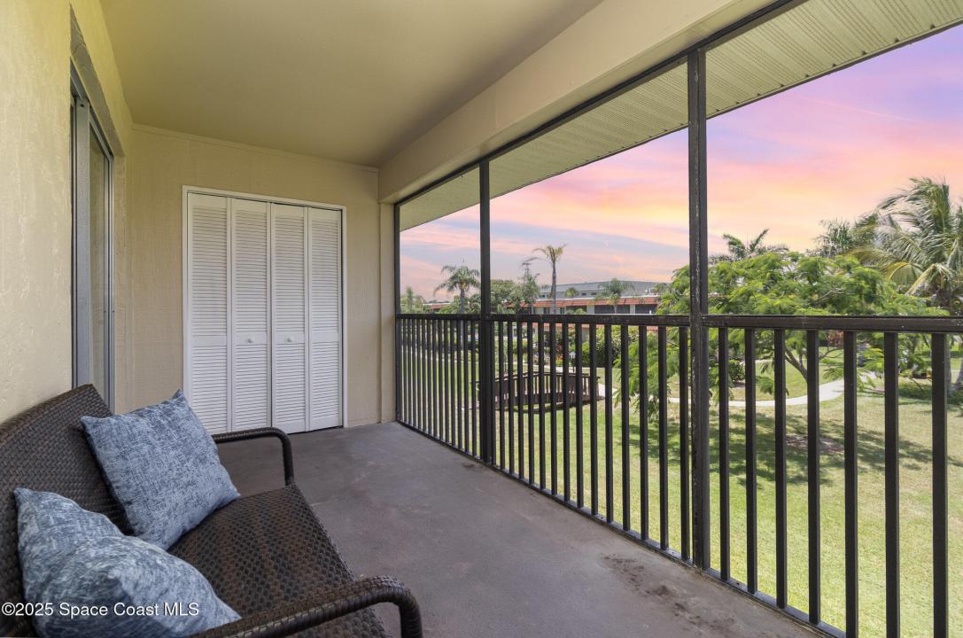 201 Saint Lucie Lane, Cocoa Beach, Floryda 32931, USA