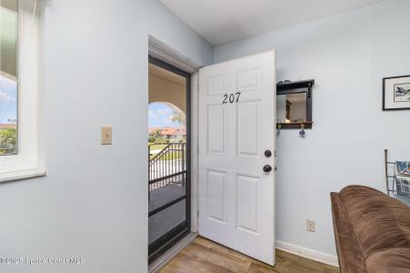 201 Saint Lucie Lane, Cocoa Beach, Floryda 32931, USA