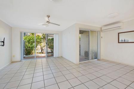 27/2 Landsborough Parade, Golden Beach, QLD 4551, オーストラリア
