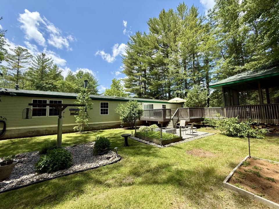 4 Downs Way, Plattsburgh, New York 12901, USA