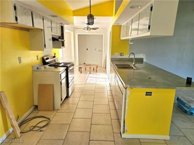 2935 SW 1st Place, Cape Coral, Florida 33914