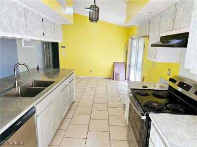 2935 SW 1st Place, Cape Coral, Florida 33914