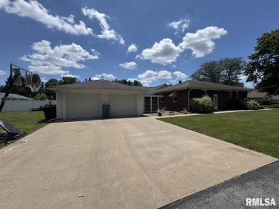 995 Brown Avenue, Galesburg, Illinois 61401, USA