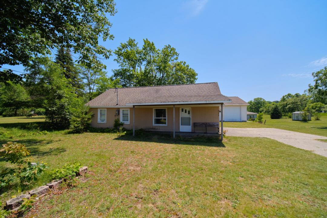8399 Lake Street, Bear Lake, Michigan 49614, USA