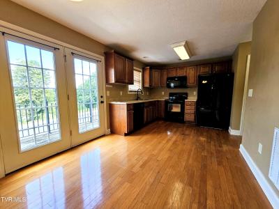 536 Grays Pointe Court, Johnson City, Tennessee 37615