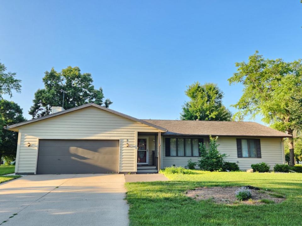9 Asbury Pl, Mason City, Iowa 50401