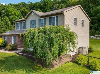 2484 Alpine Dr, Hellertown, Pennsylvania 18055, USA