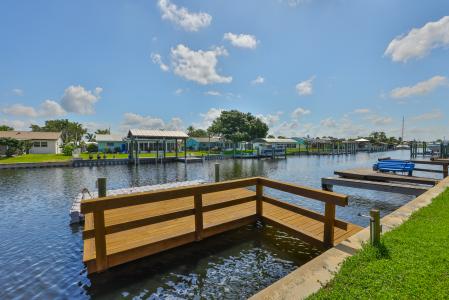 1041 Apollo Beach Blvd # F, Apollo Beach, 佛罗里达州 33572, 美国