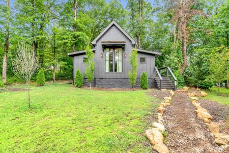 311 Waters Edge Way, Tracy City, Tennessee 37387, USA