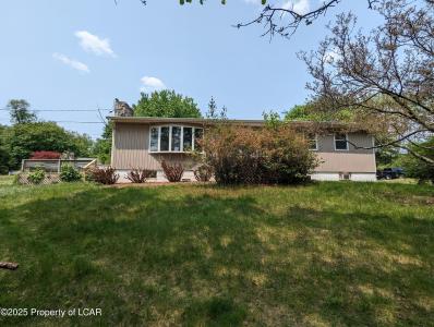 3277 State Street, White Haven, Pennsylvania 18661, USA