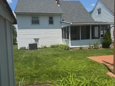 60 River Edge Road, Bergenfield, New Jersey 07621, USA