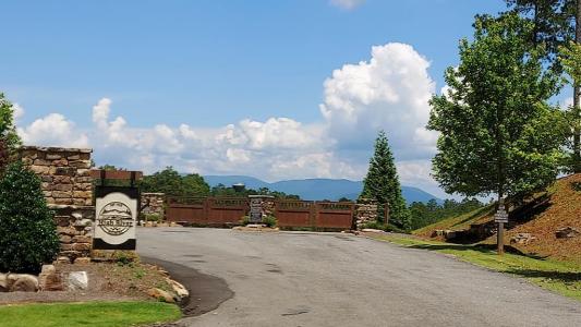 64 Hilton Drive, Ellijay, Georgia 30540, USA
