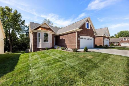 925 W Baywood Drive, Bloomington, אינדיאנה 47401, ארצות הברית של אמריקה