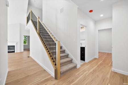 925 W Baywood Drive, Bloomington, אינדיאנה 47401, ארצות הברית של אמריקה