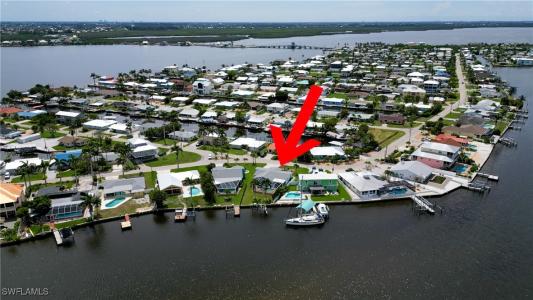 11803 Island Avenue, Matlacha, Florida 33993, USA