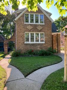 1334 Chestnut Street, Waukegan, Illinois 60085, USA