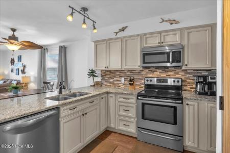 601 Canal Drive , Unit 6, Carolina Beach, North Carolina 28428, Stati Uniti